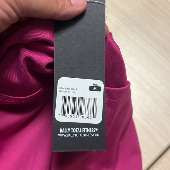 Bally total fitness fuchsia red bike shorts, size medium, new - Picture 7 of 7